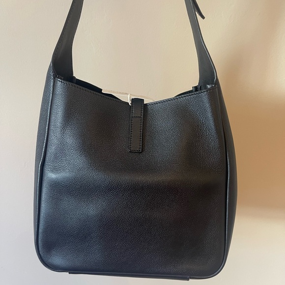 Saint Laurent LE 5 À 7 SUPPLE SMALL IN GRAINED LEATHER
BLACK - Picture 6 of 9